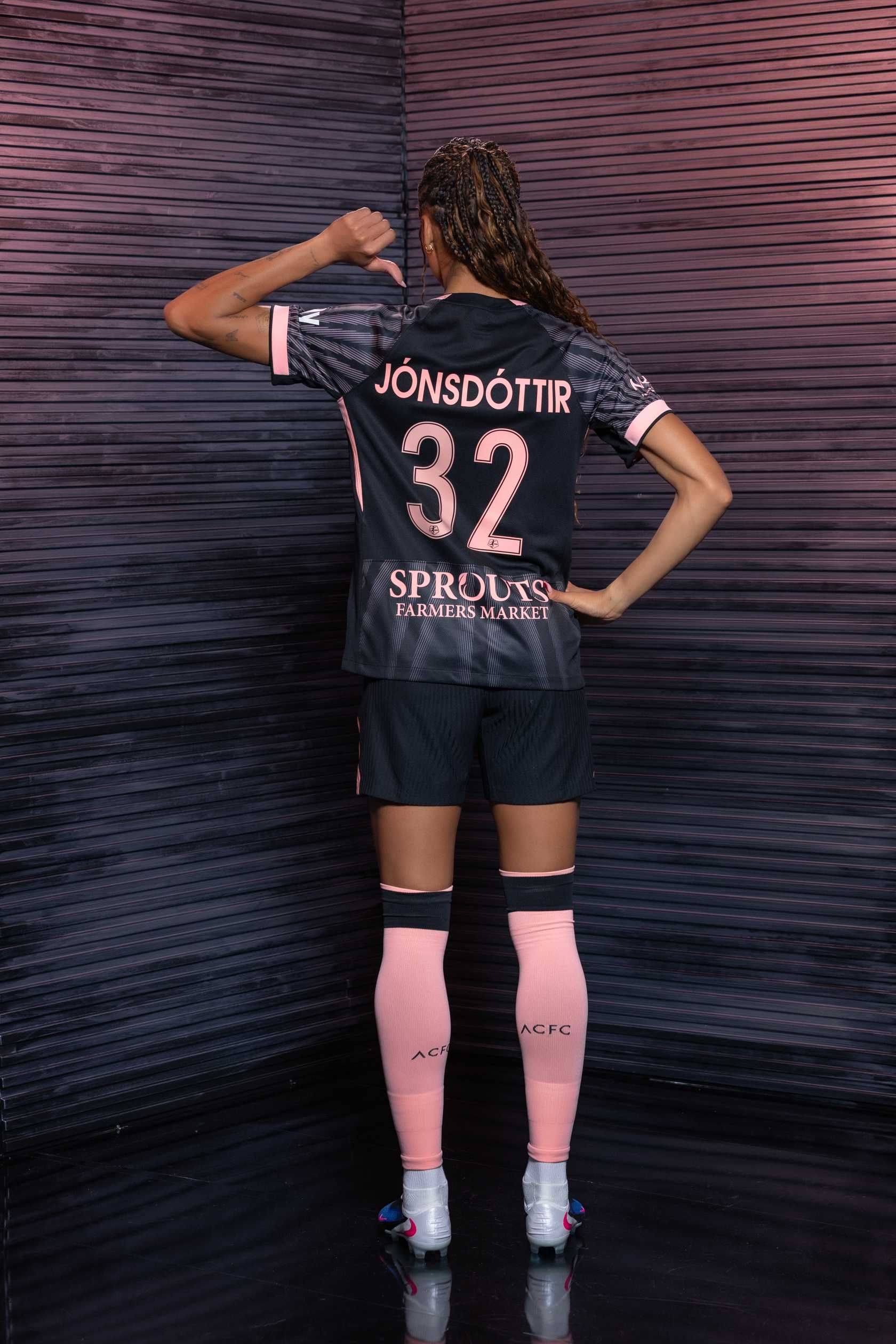 Jónsdóttir #32 Jersey